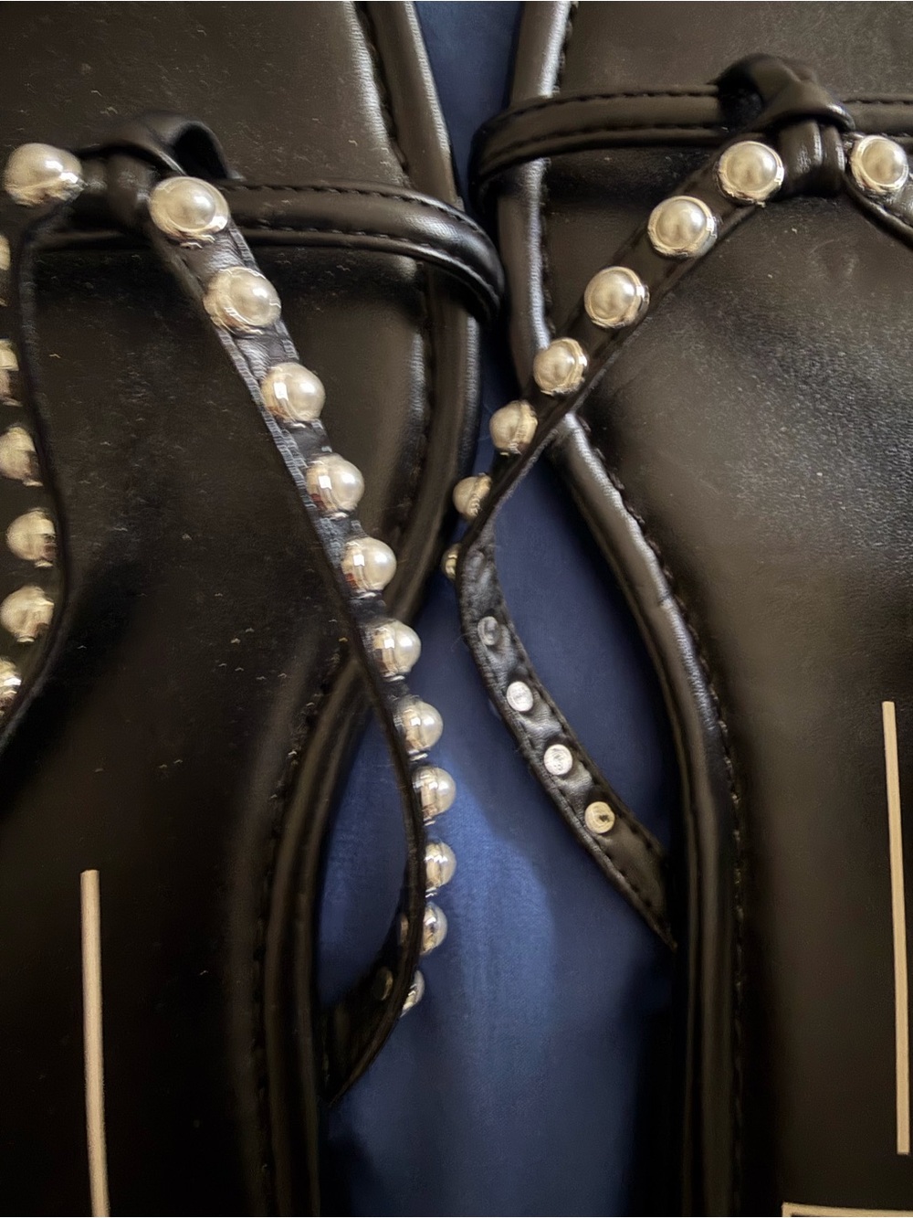 Dolce Vita Black Pearl-Embellished Thong Sandals - Picture 3 of 3